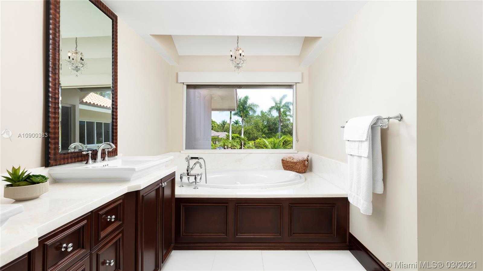 Small Image of 12598 SOUTH WEST 60TH CT, Pinecrest Number 9