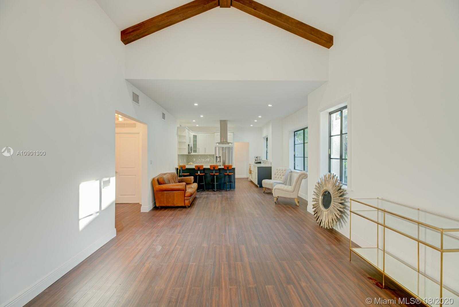 Small Image of 1215 ALGERIA AVE, Coral Gables Number 2