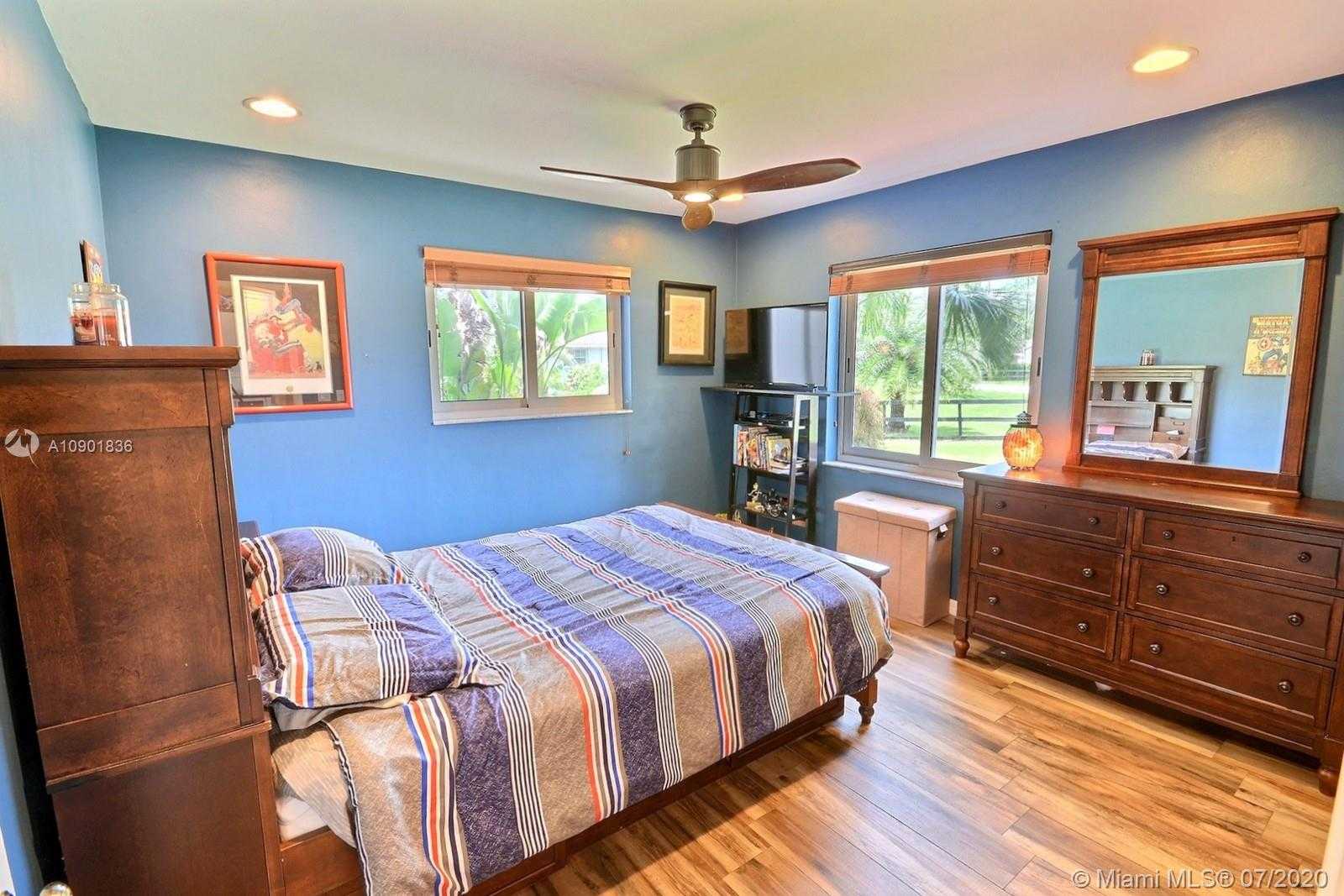 Small Image of 4921 SOUTH WEST 205TH AVE, Southwest Ranches Number 34