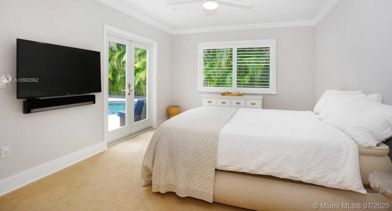Small Image of 1236 PLACETAS AVE, Coral Gables Number 18
