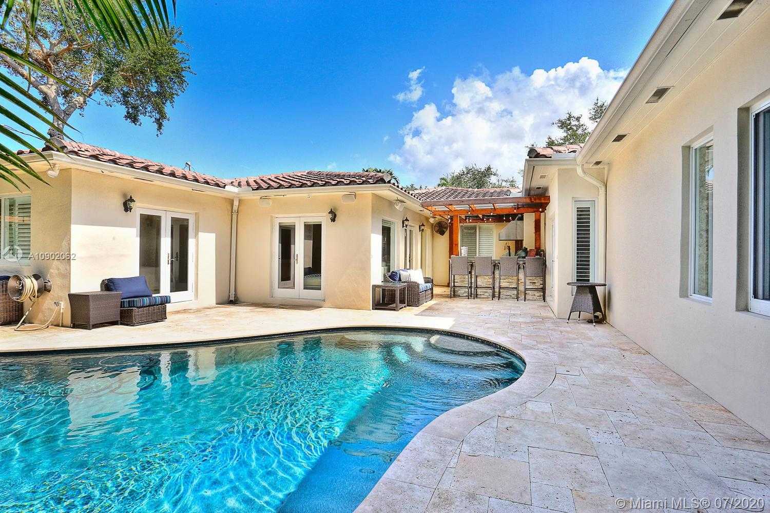 Small Image of 1236 PLACETAS AVE, Coral Gables Number 23