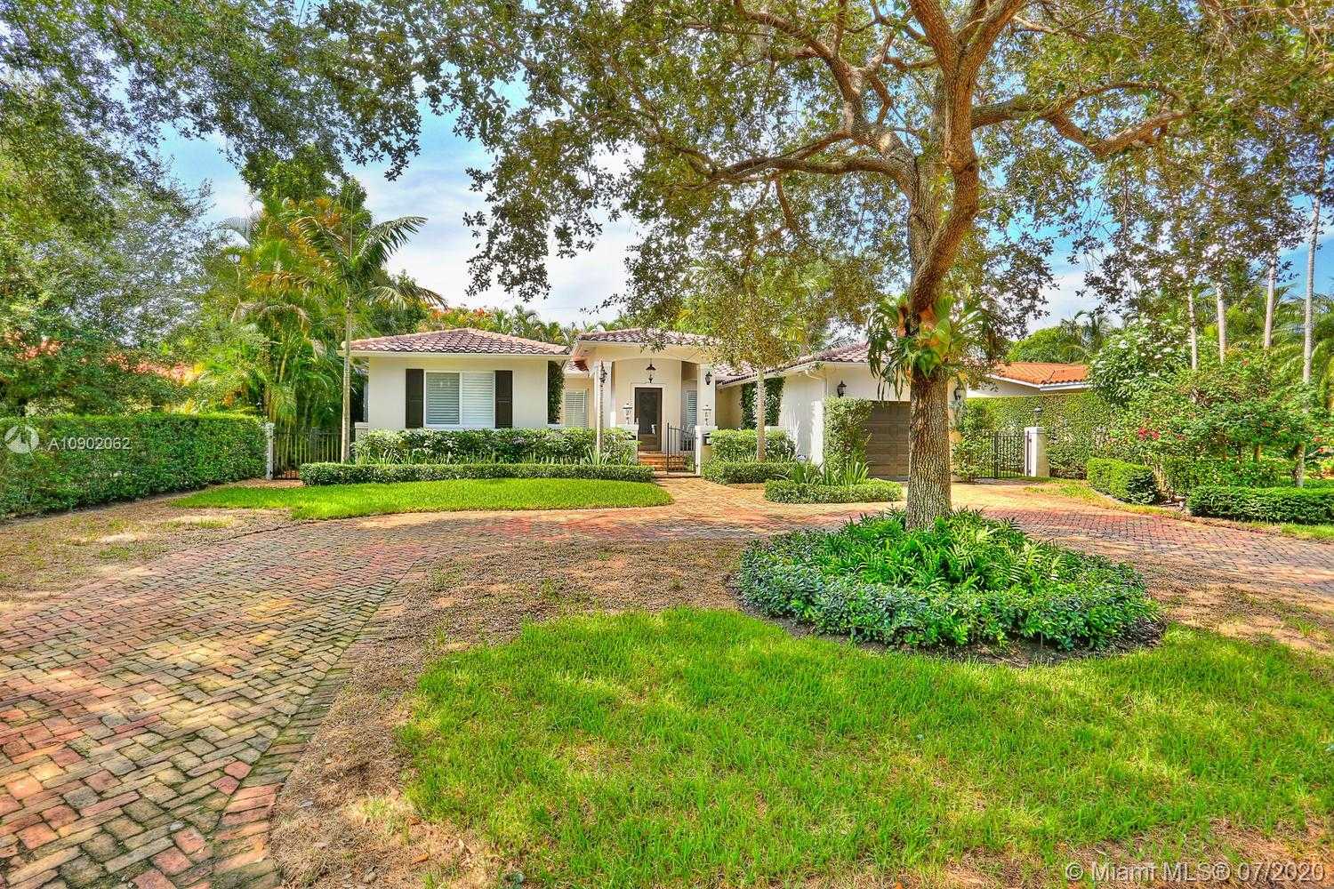 Small Image of 1236 PLACETAS AVE, Coral Gables Number 26