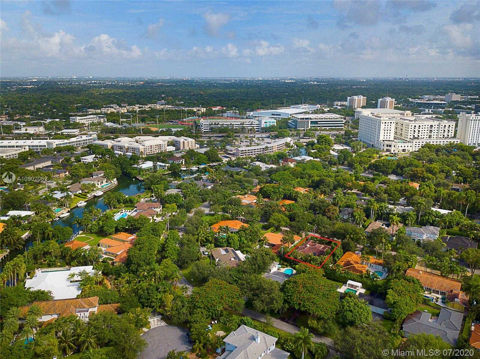 Small Image of 1236 PLACETAS AVE, Coral Gables Number 33