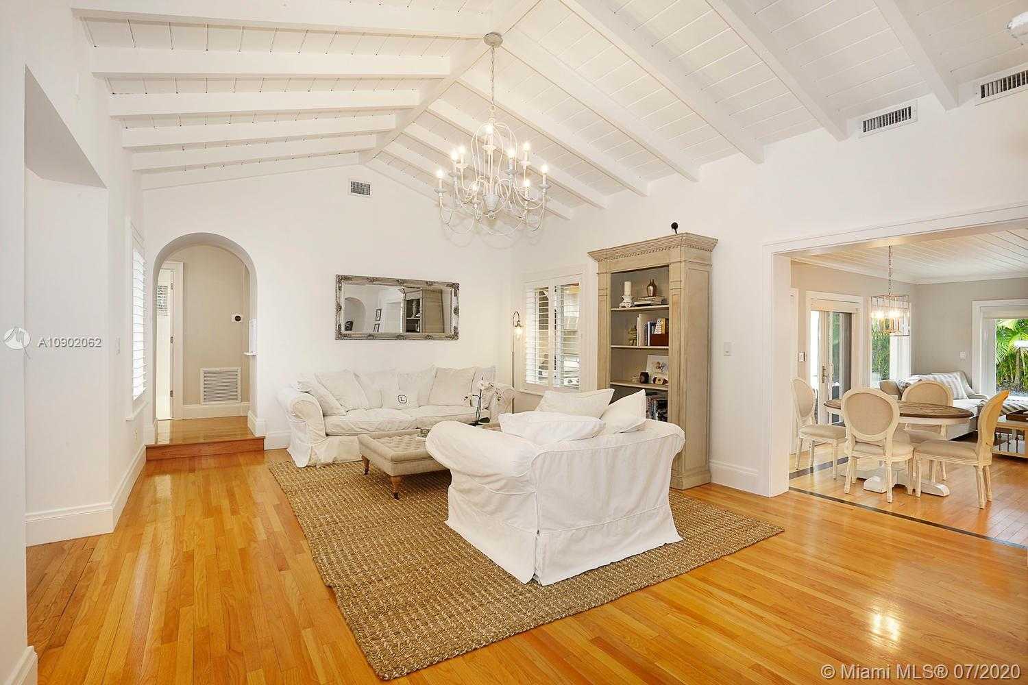 Small Image of 1236 PLACETAS AVE, Coral Gables Number 4