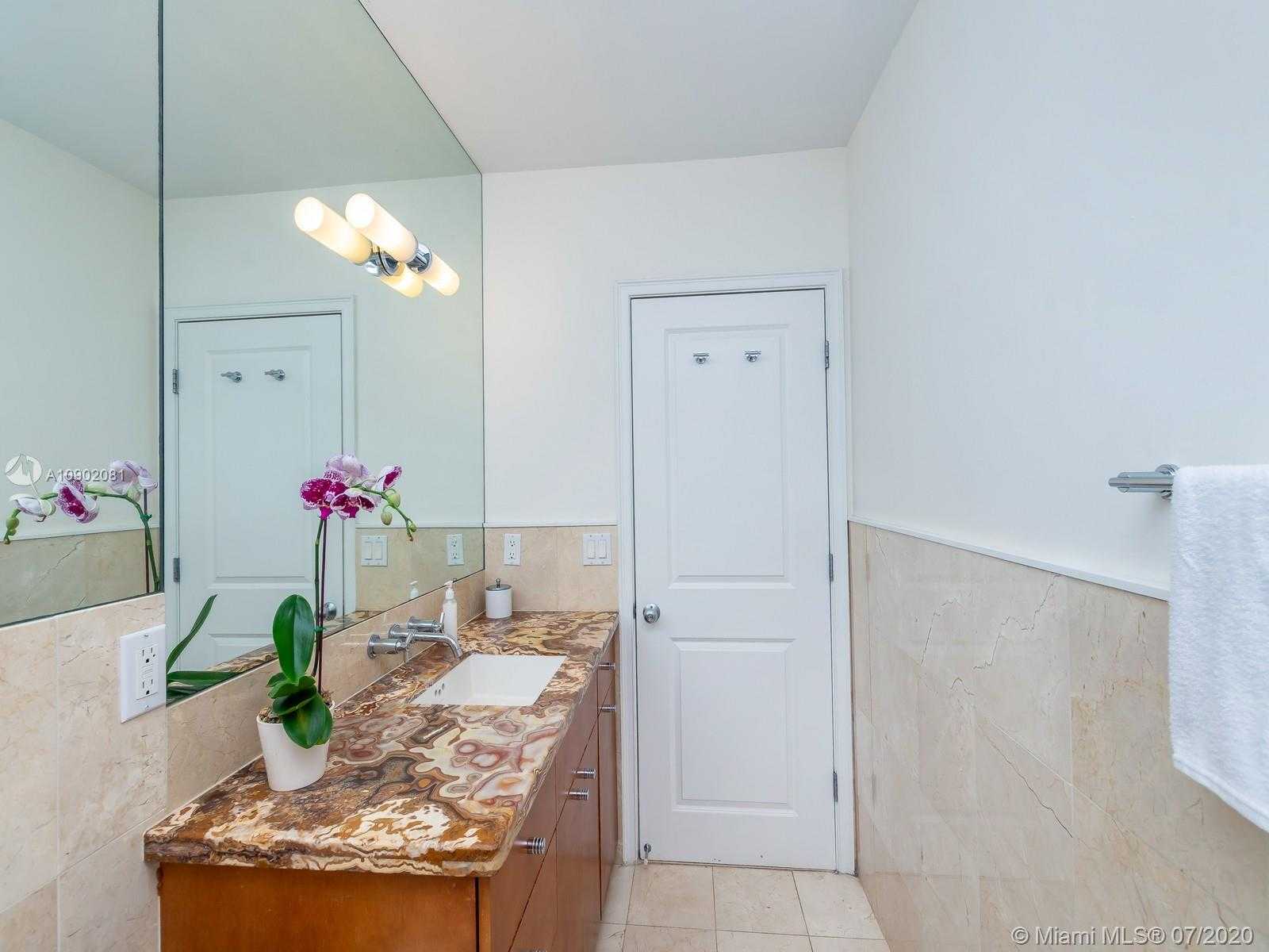 Small Image of 605 WARREN LN, Key Biscayne Number 18