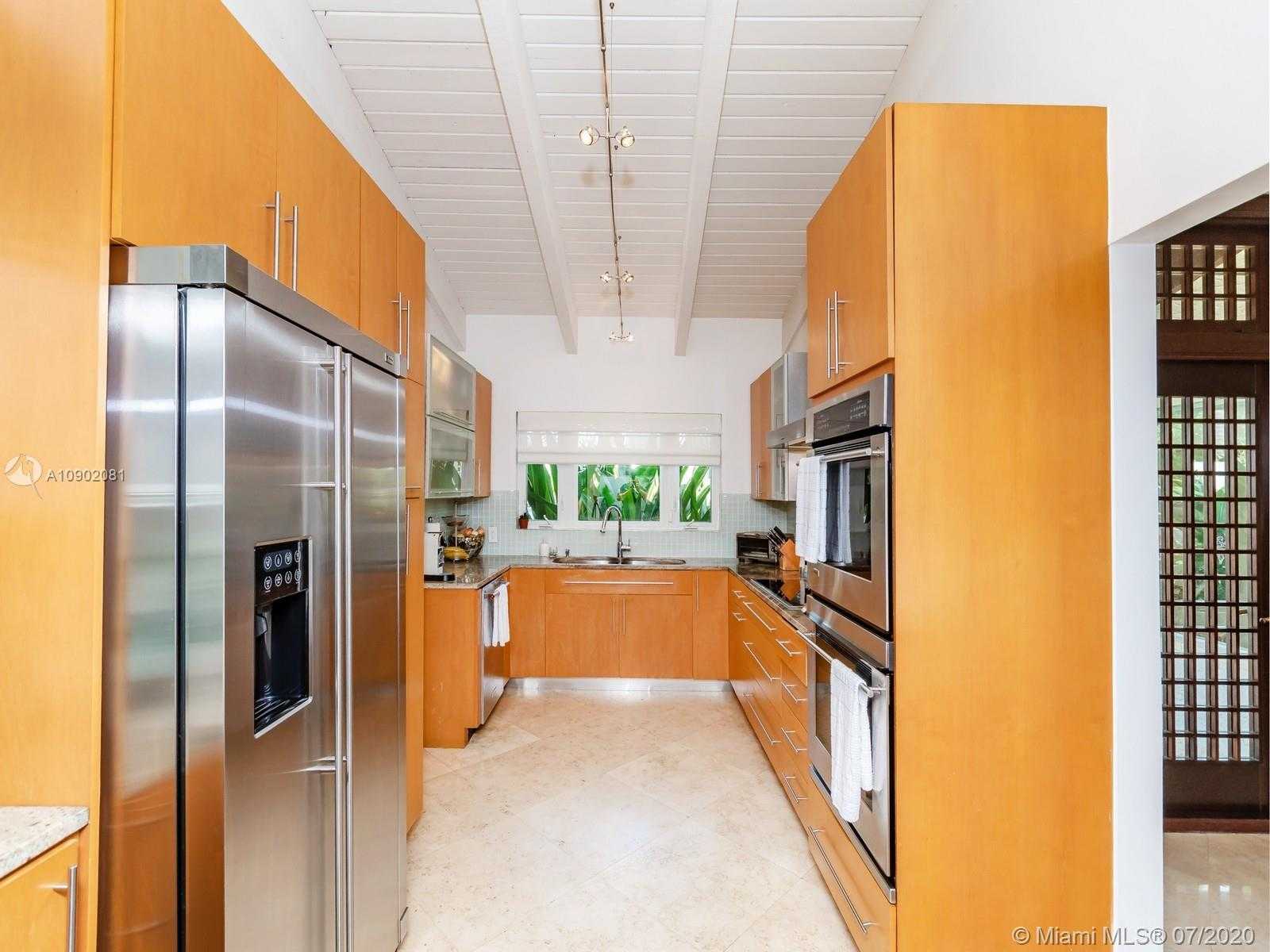 Small Image of 605 WARREN LN, Key Biscayne Number 6