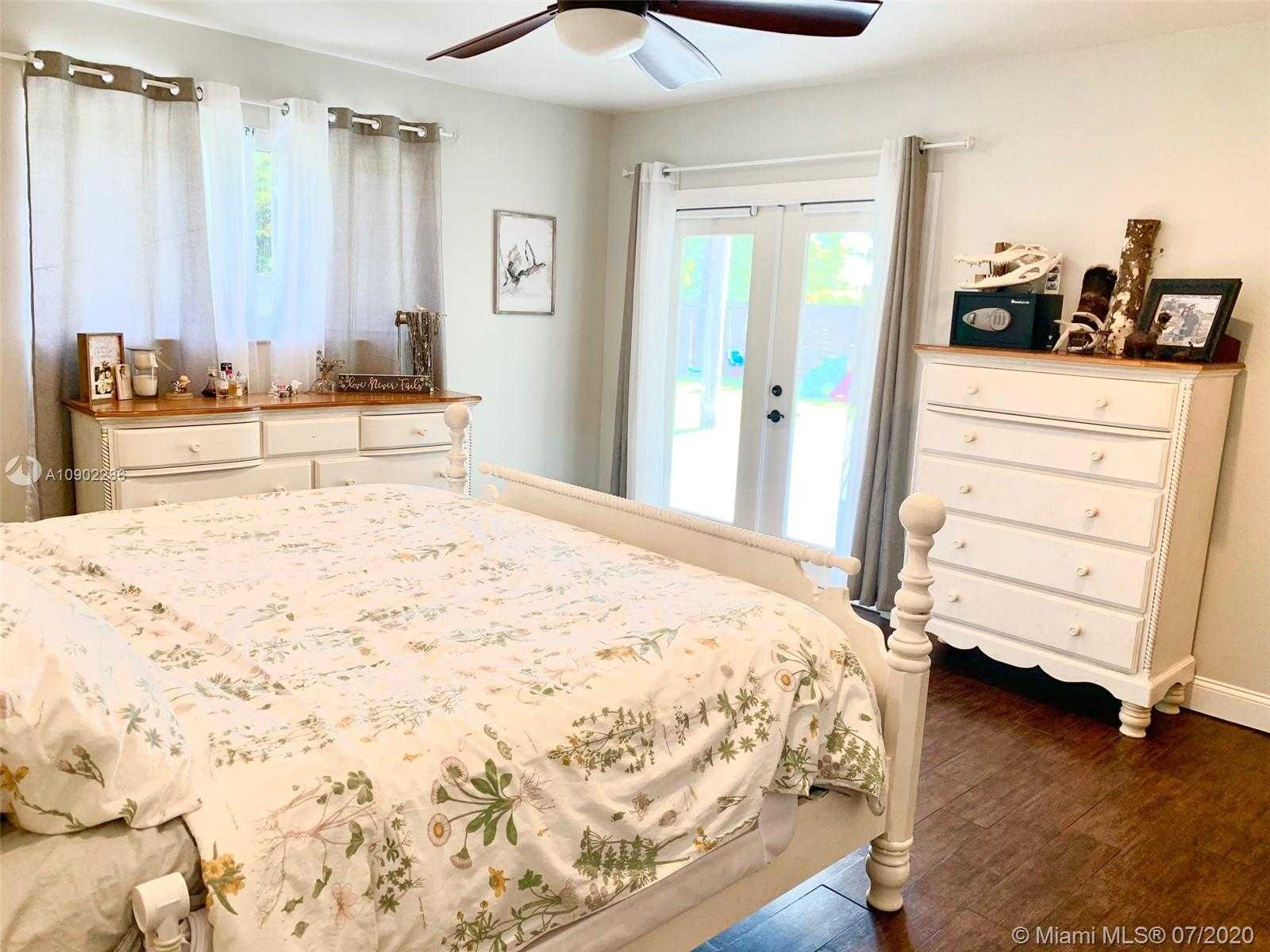 Small Image of 11441 SOUTH WEST 28TH ST, Miami Number 13