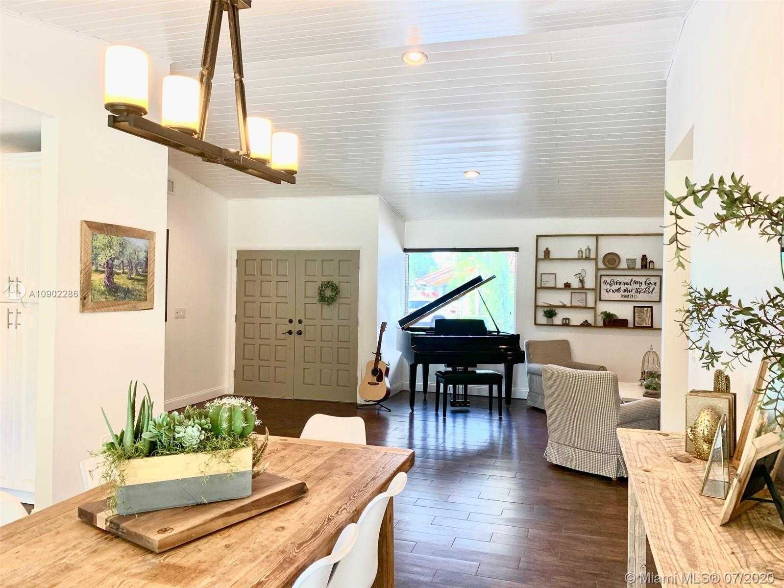 Small Image of 11441 SOUTH WEST 28TH ST, Miami Number 2