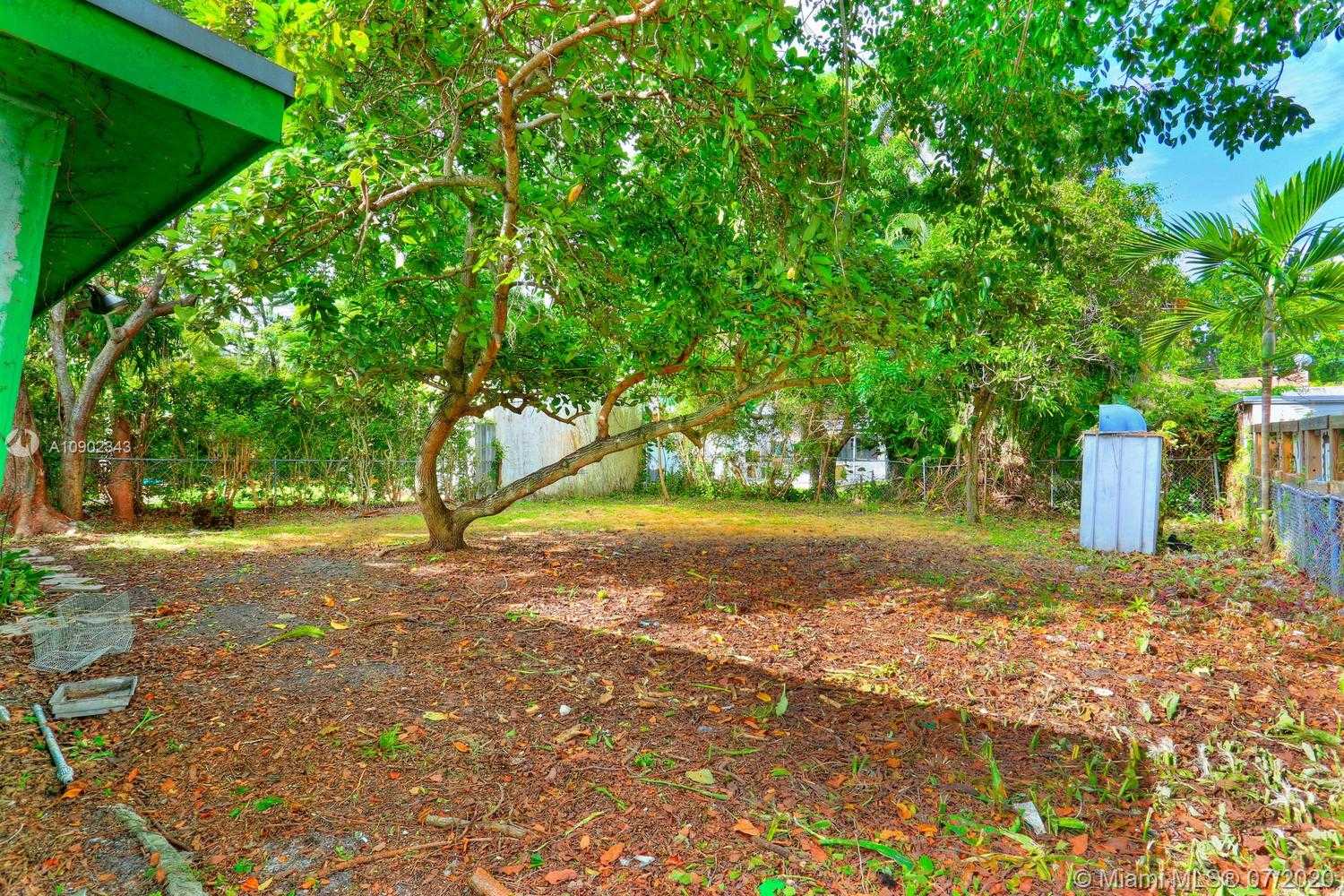 Small Image of 234 SOUTH WEST 22ND RD, Miami Number 6
