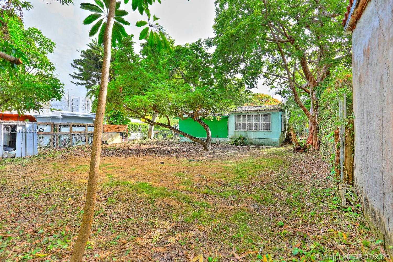 Small Image of 234 SOUTH WEST 22ND RD, Miami Number 7