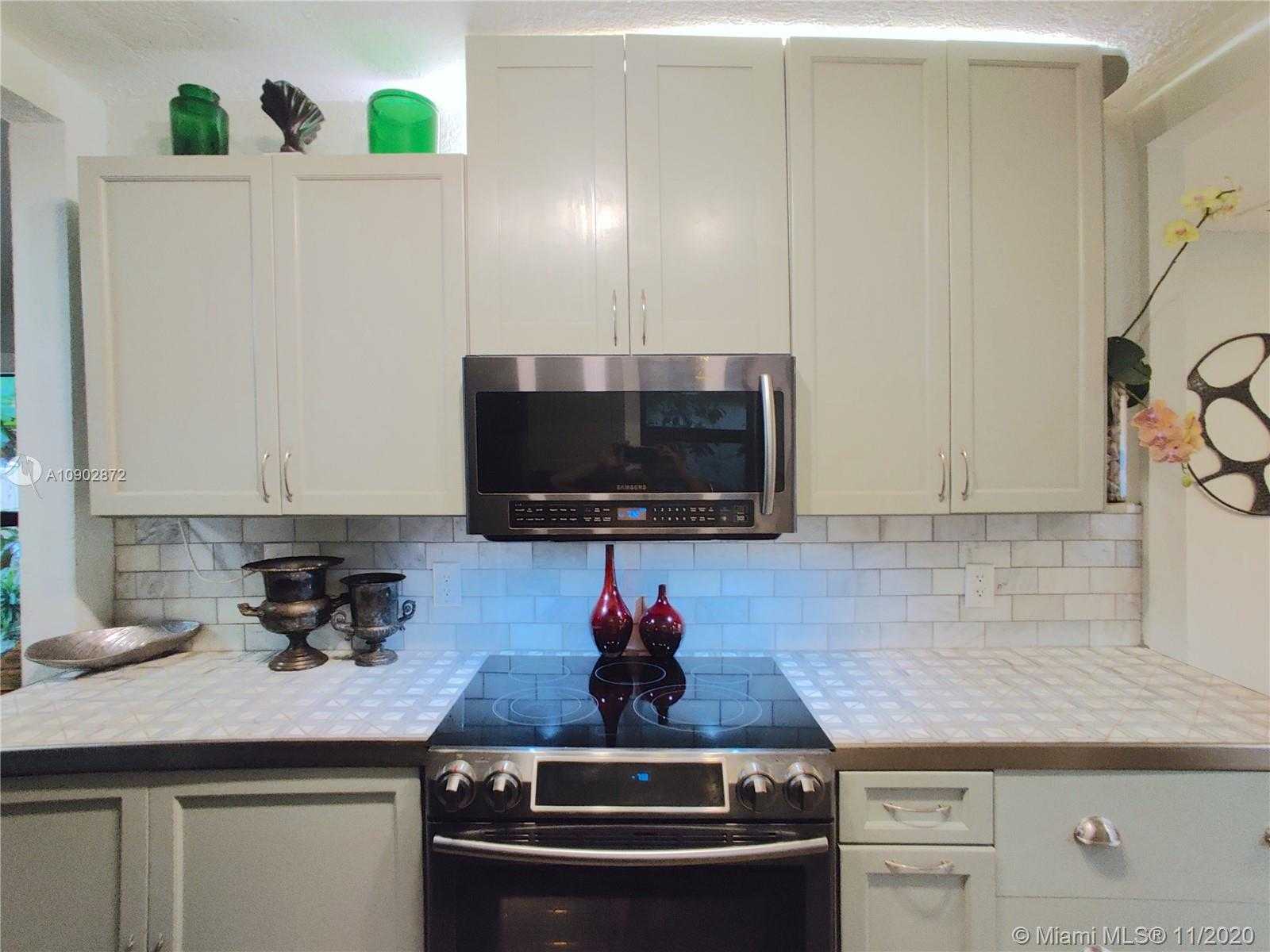 Small Image of 295 NORTH WEST 39TH ST, Miami Number 10