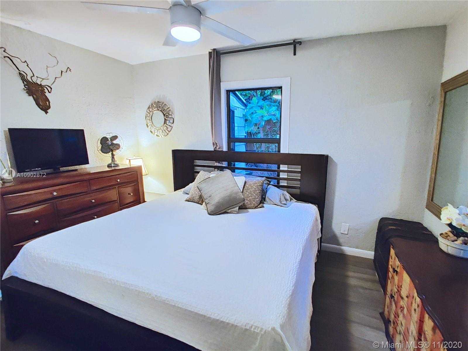 Small Image of 295 NORTH WEST 39TH ST, Miami Number 16