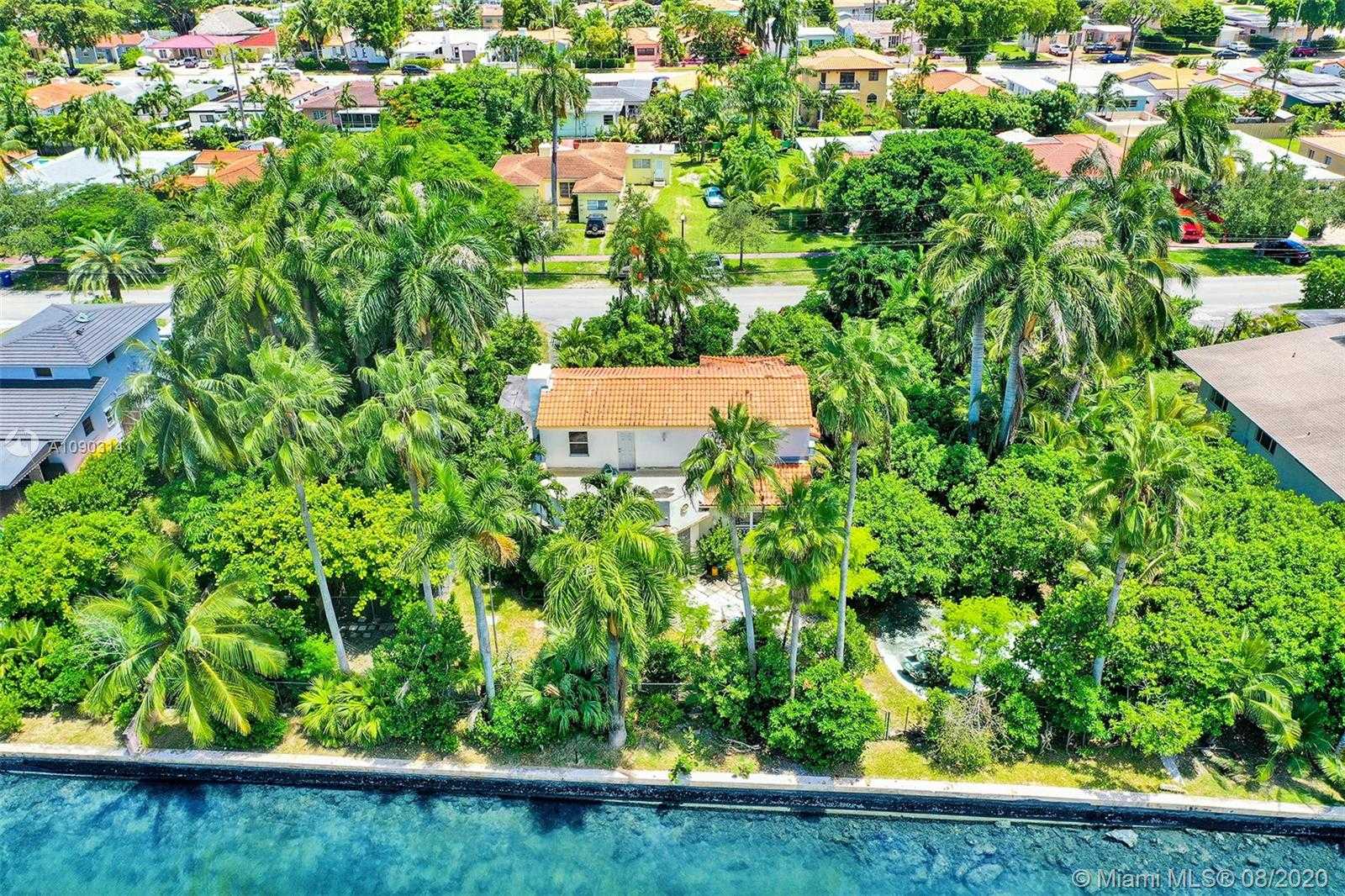Small Image of 1415 MARSEILLE DR, Miami Beach Number 11