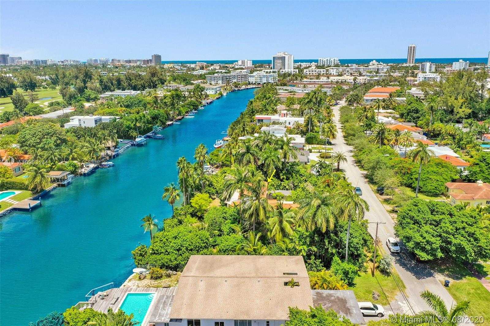 Small Image of 1415 MARSEILLE DR, Miami Beach Number 15