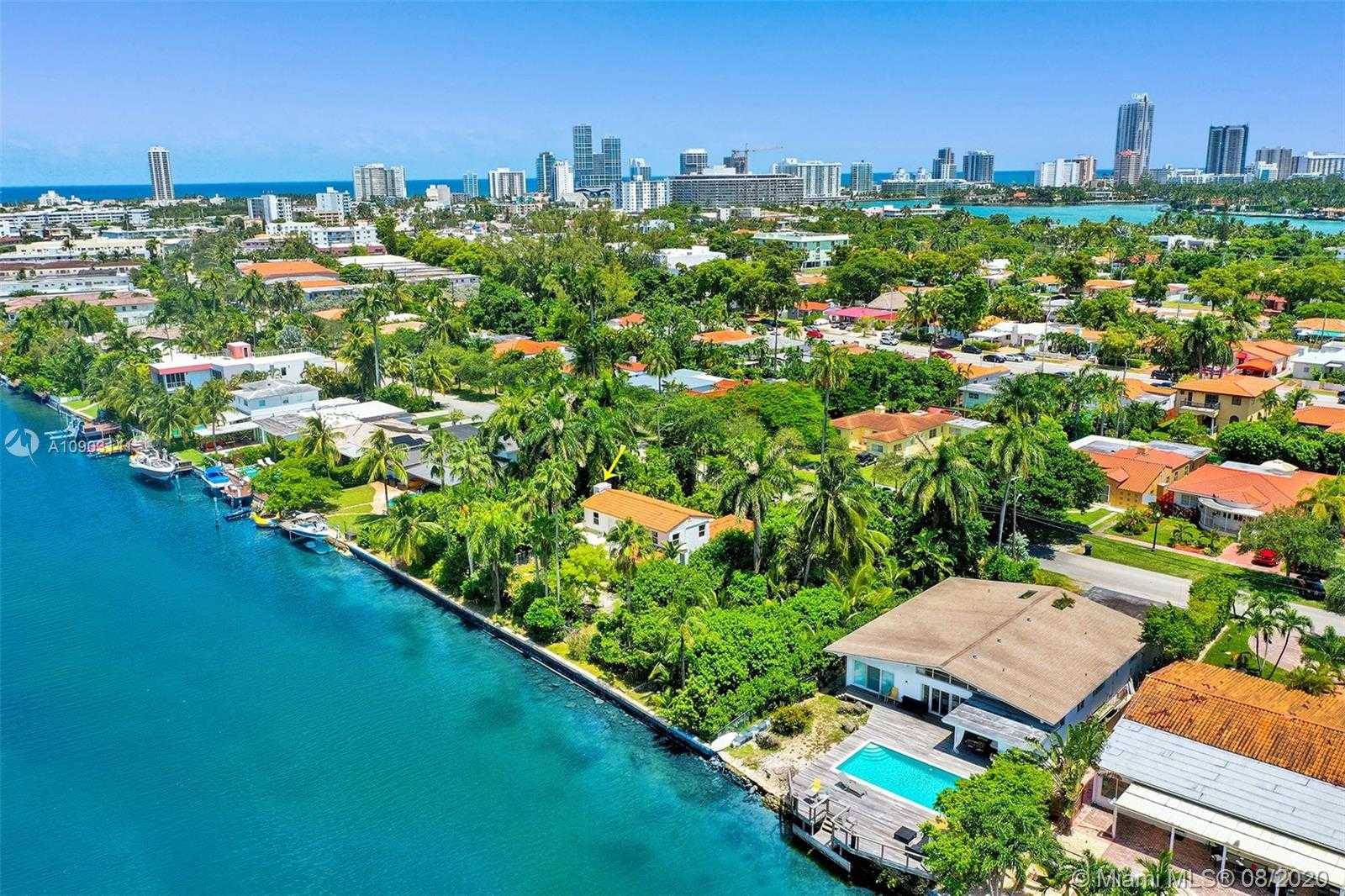 Small Image of 1415 MARSEILLE DR, Miami Beach Number 16