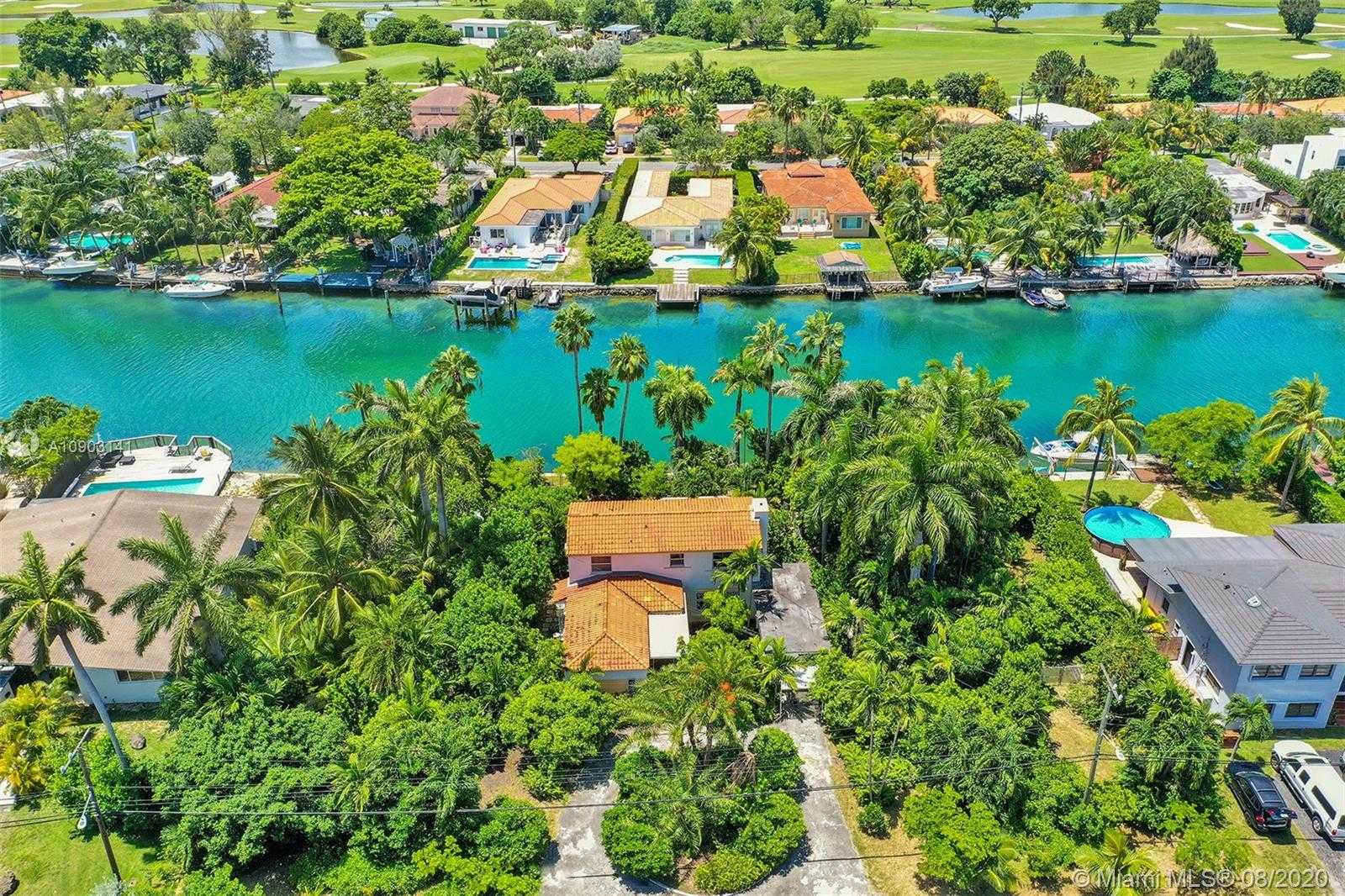 Small Image of 1415 MARSEILLE DR, Miami Beach Number 2