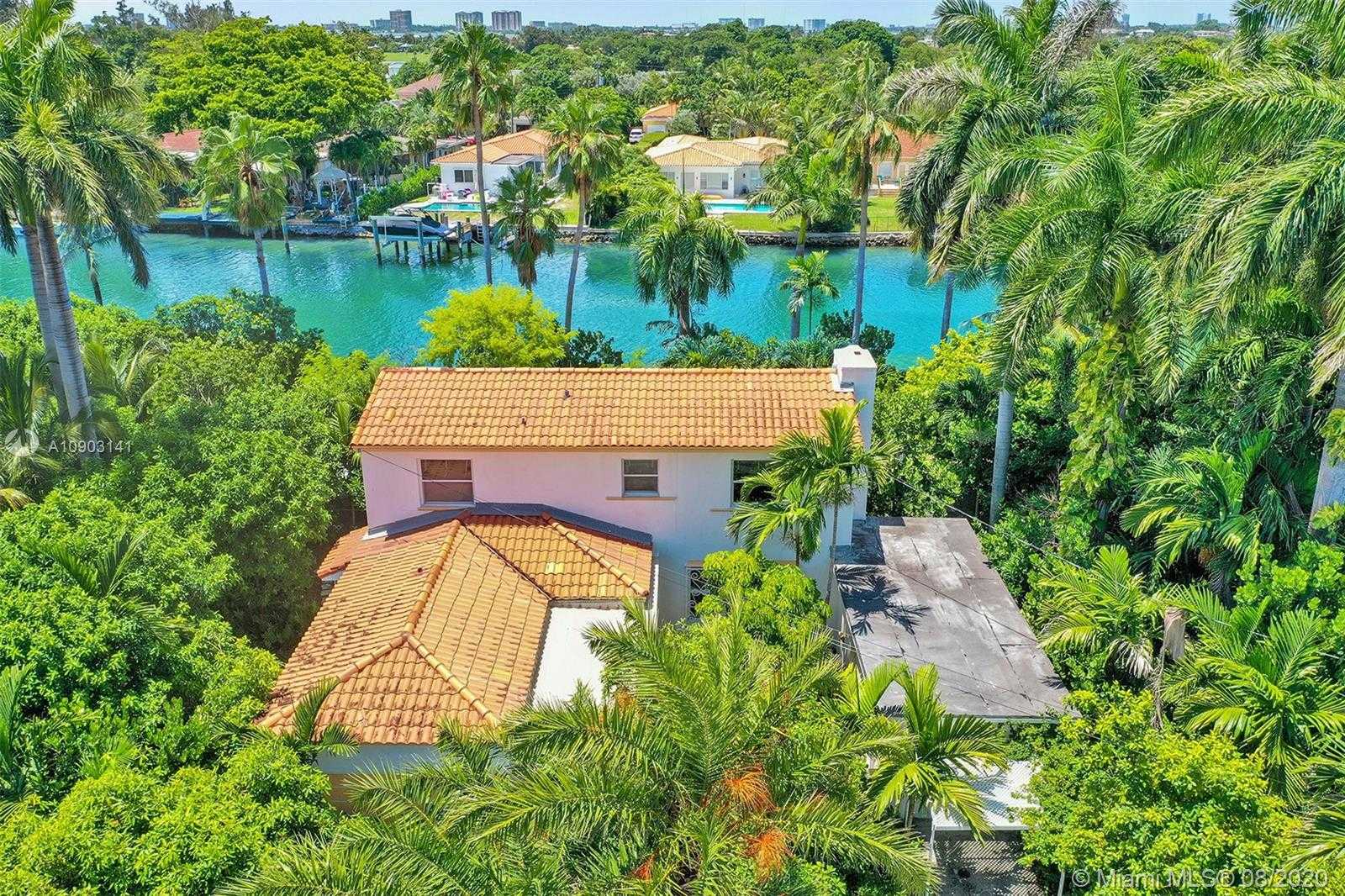Small Image of 1415 MARSEILLE DR, Miami Beach Number 4