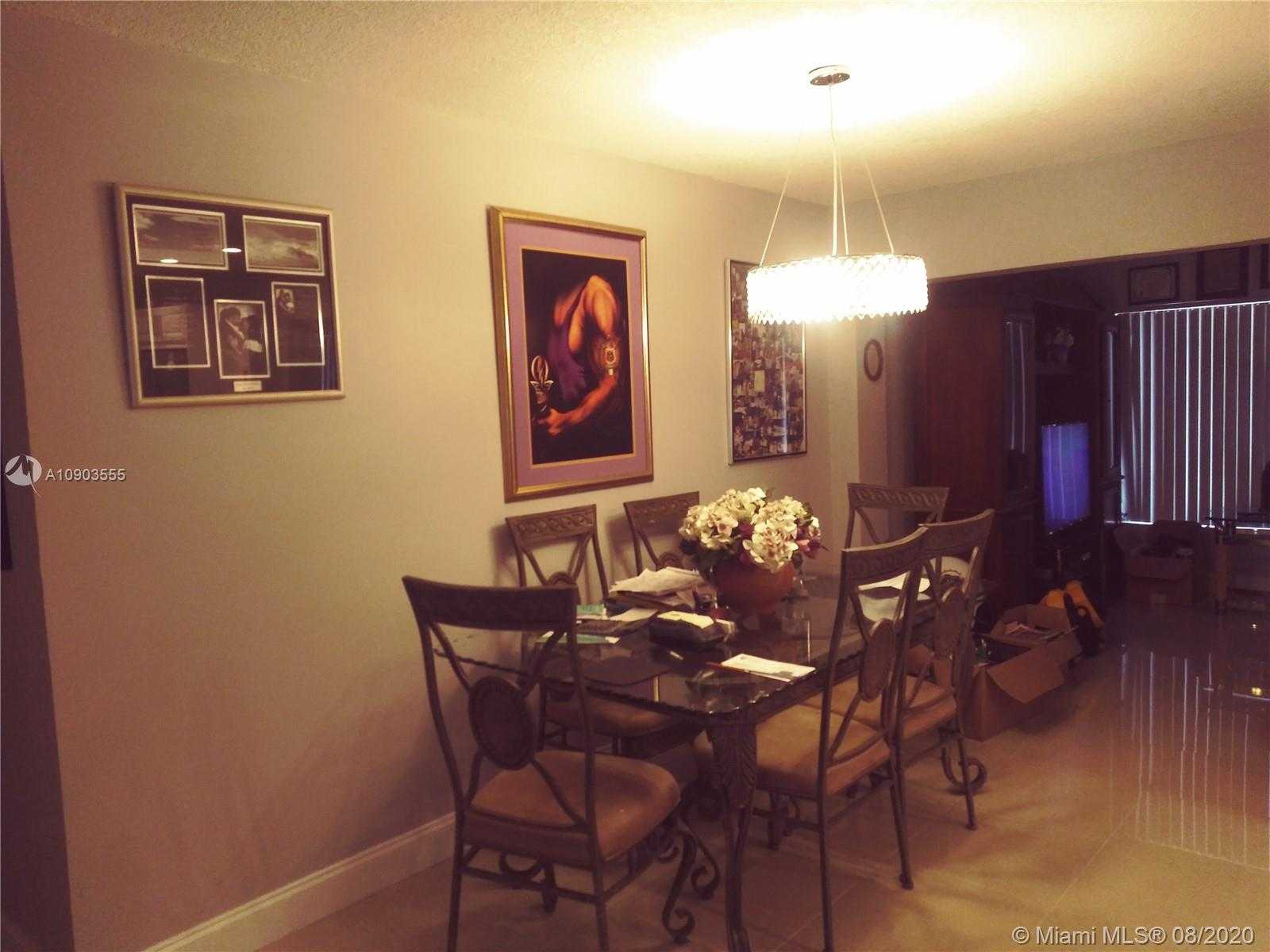 Small Image of 4508 NORTH WEST 47TH ST, Tamarac Number 13