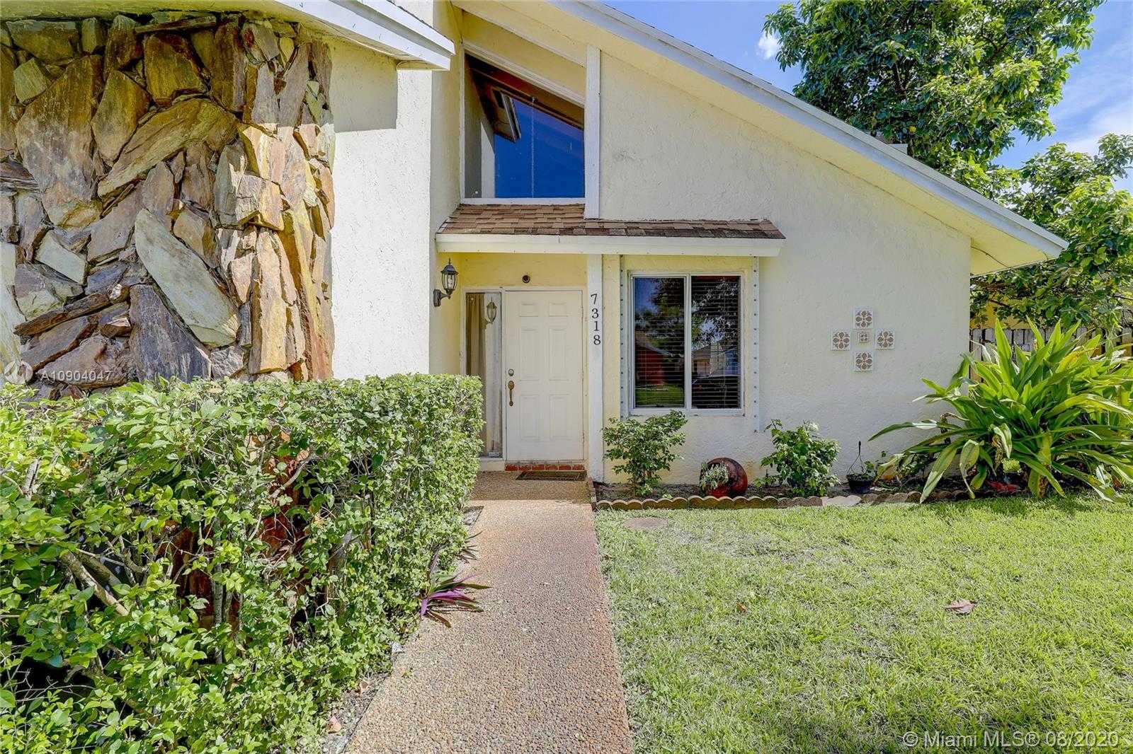 Small Image of 7318 NORTH WEST 49TH CT, Lauderhill Number 2