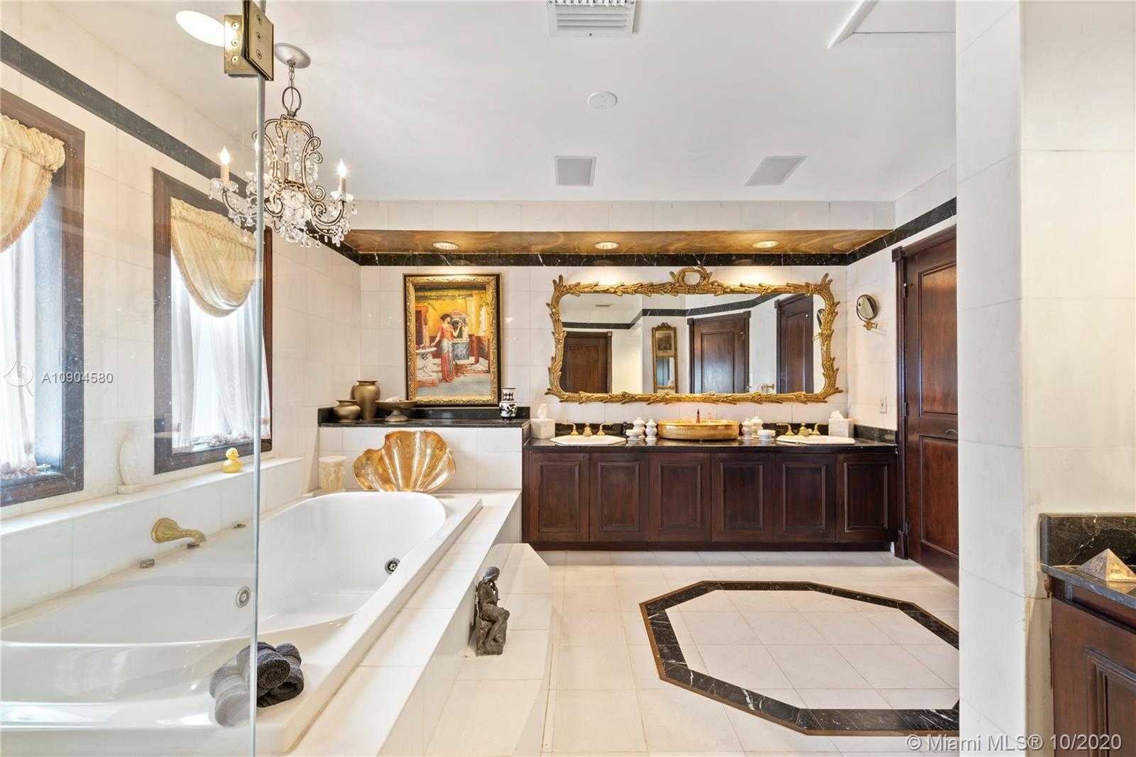 Small Image of 577 OCEAN BLVD, Golden Beach Number 40