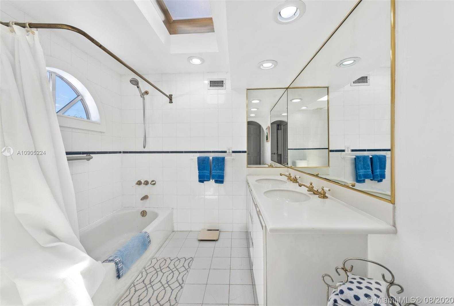 Small Image of 525 NAVARRE AVE, Coral Gables Number 24