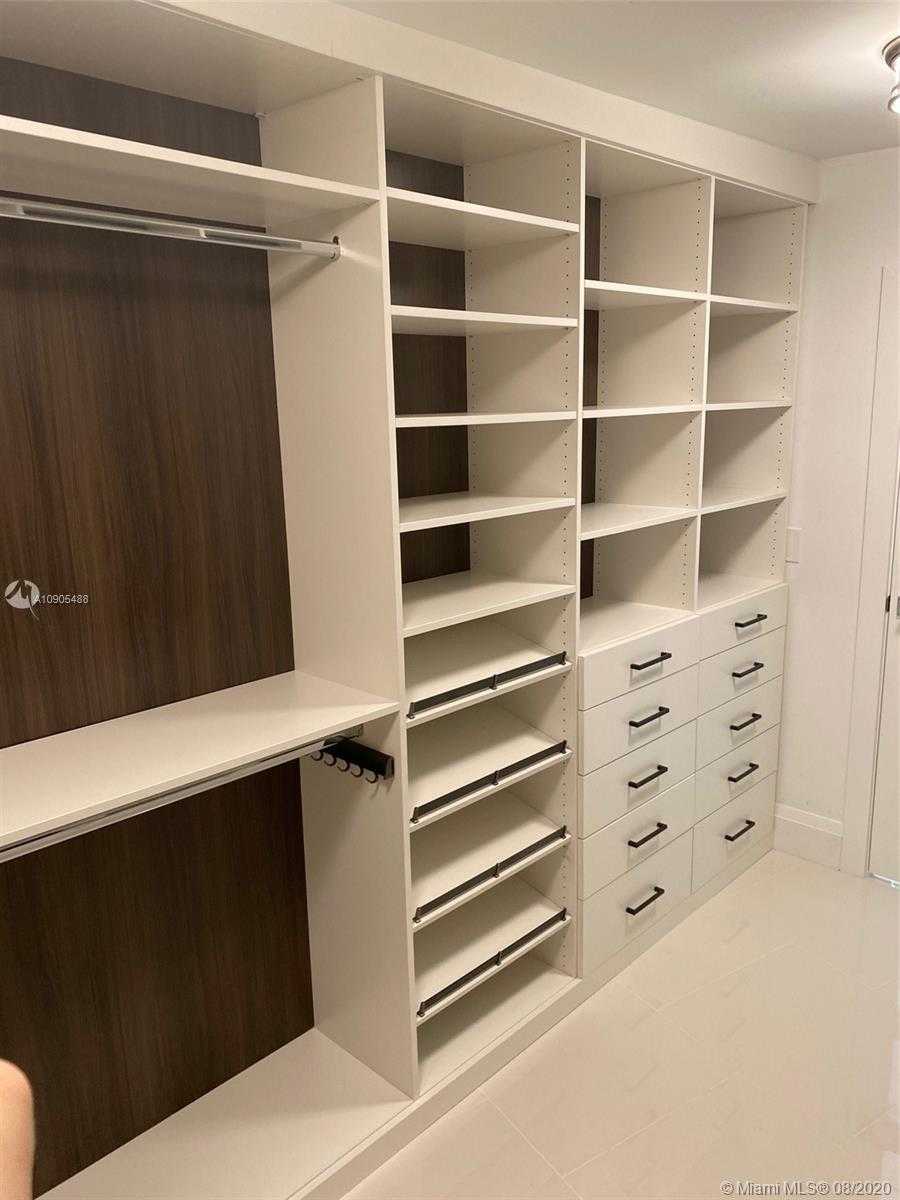 Small Image of 2749 NE 27th Ct, Fort Lauderdale, FL 33306, USA Number 11