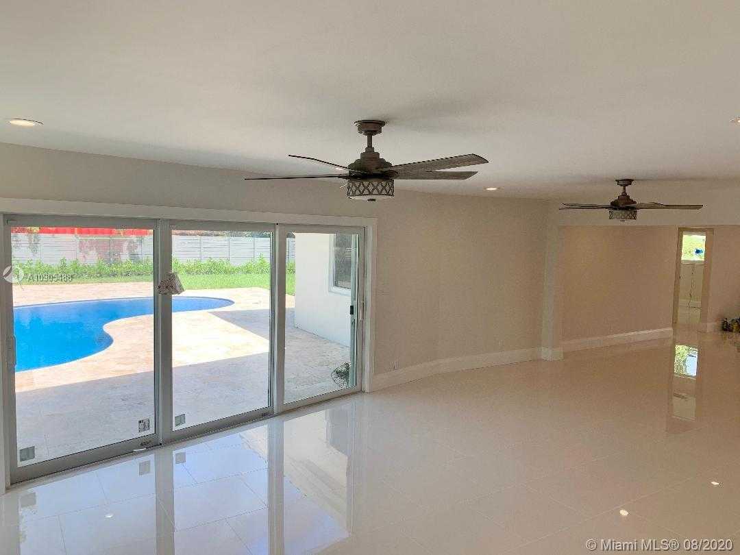Small Image of 2749 NE 27th Ct, Fort Lauderdale, FL 33306, USA Number 17