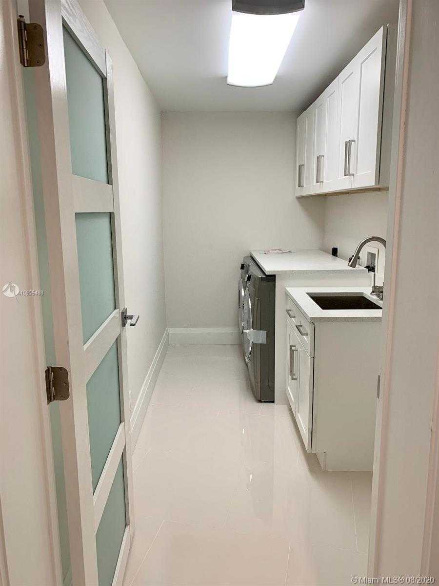 Small Image of 2749 NE 27th Ct, Fort Lauderdale, FL 33306, USA Number 18