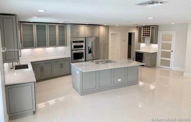 Small Image of 2749 NE 27th Ct, Fort Lauderdale, FL 33306, USA Number 2