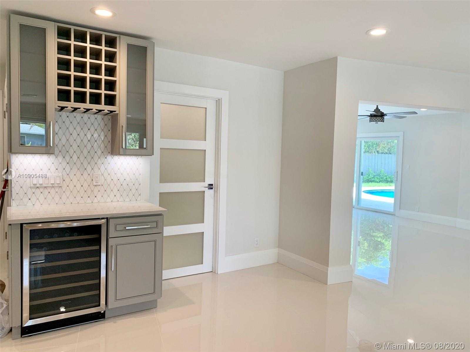 Small Image of 2749 NE 27th Ct, Fort Lauderdale, FL 33306, USA Number 21