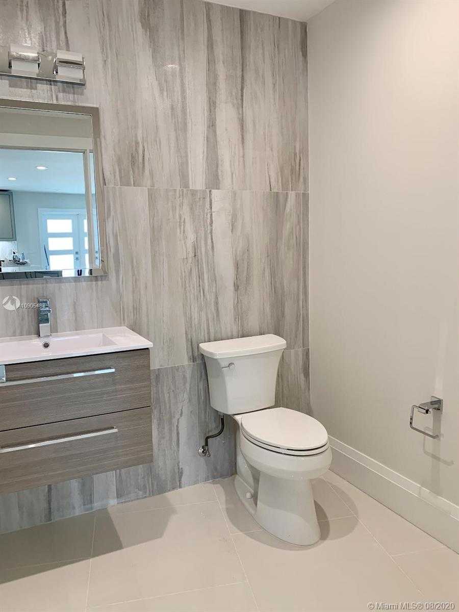 Small Image of 2749 NE 27th Ct, Fort Lauderdale, FL 33306, USA Number 22