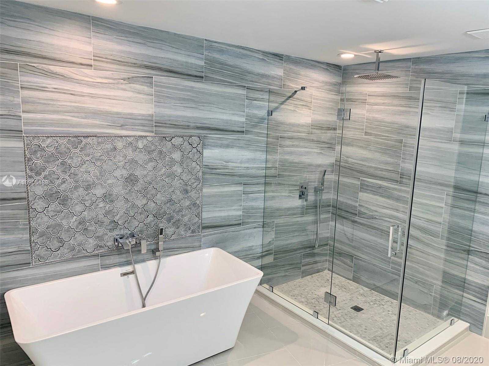 Small Image of 2749 NE 27th Ct, Fort Lauderdale, FL 33306, USA Number 5