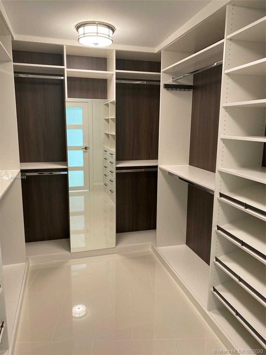 Small Image of 2749 NE 27th Ct, Fort Lauderdale, FL 33306, USA Number 9