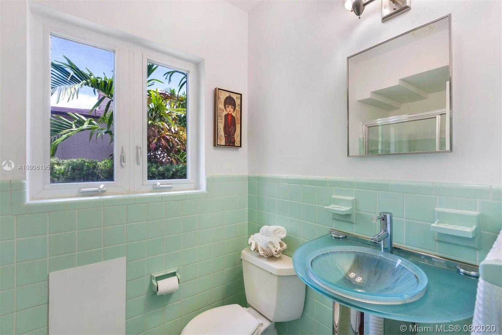 Small Image of 860 NORTH EAST 75TH ST, Miami Number 10
