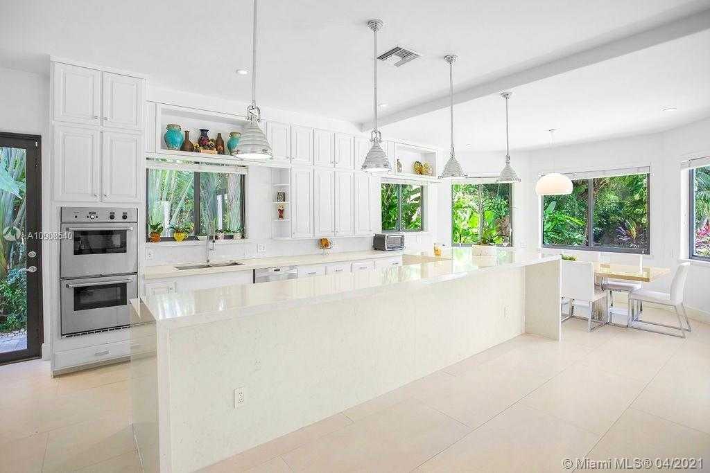 Small Image of 5955 SOUTH WEST 104TH ST, Pinecrest Number 14