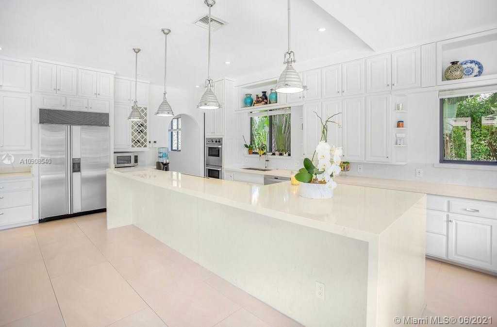 Small Image of 5955 SOUTH WEST 104TH ST, Pinecrest Number 15