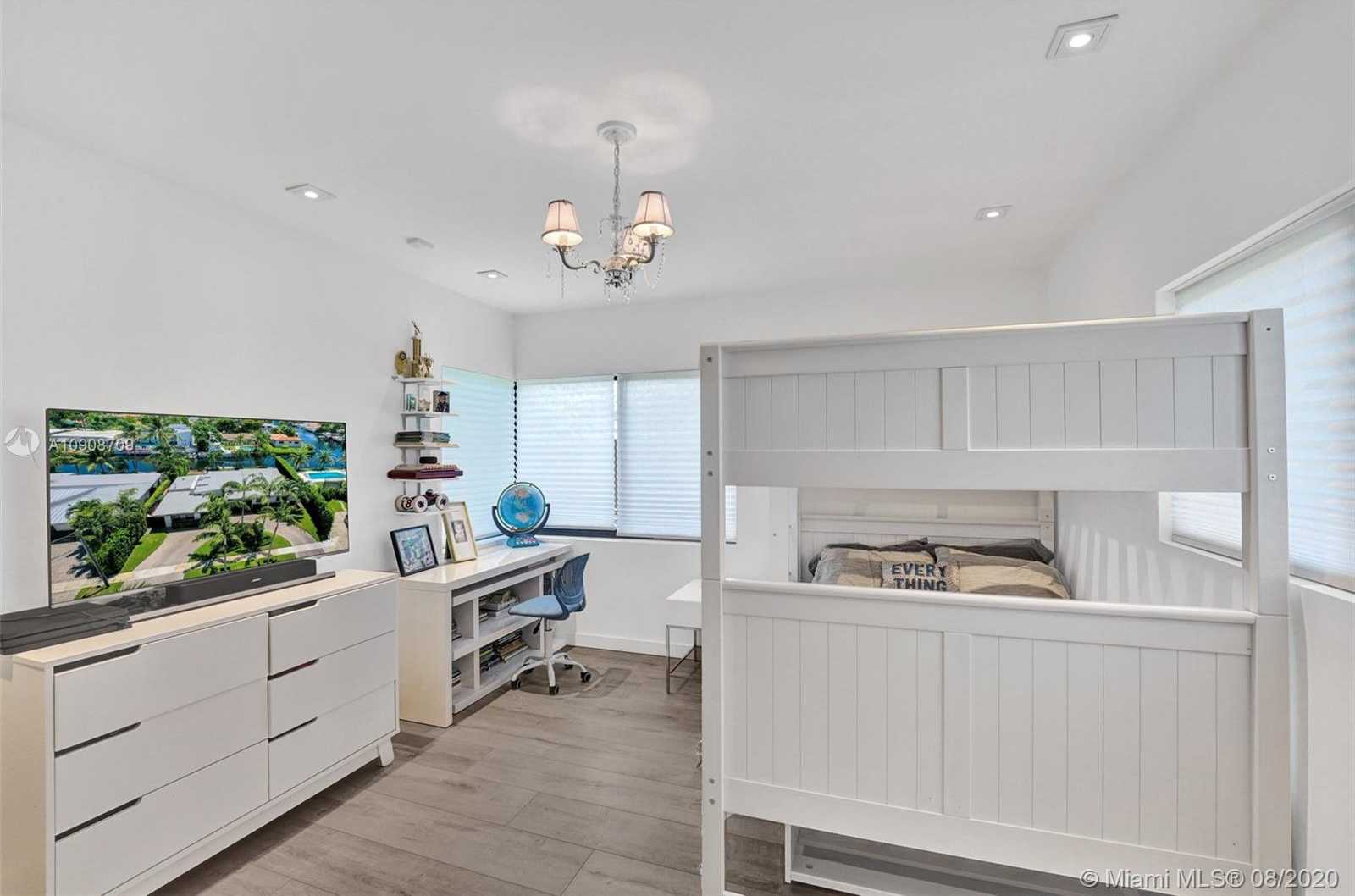 Small Image of 12907 BANYAN RD, North Miami Number 14