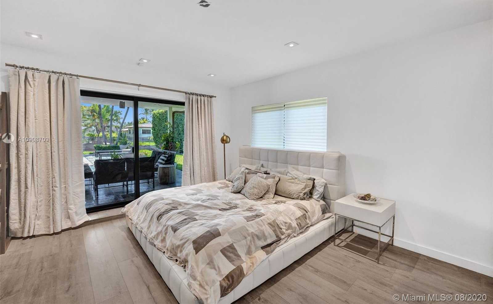 Small Image of 12907 BANYAN RD, North Miami Number 15