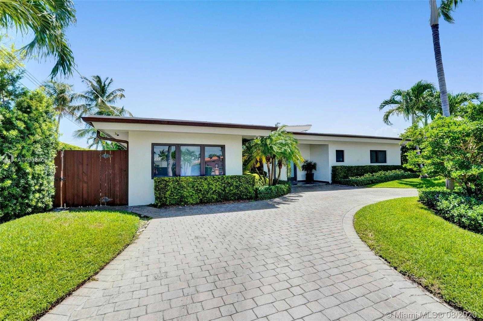 Small Image of 12907 BANYAN RD, North Miami Number 2