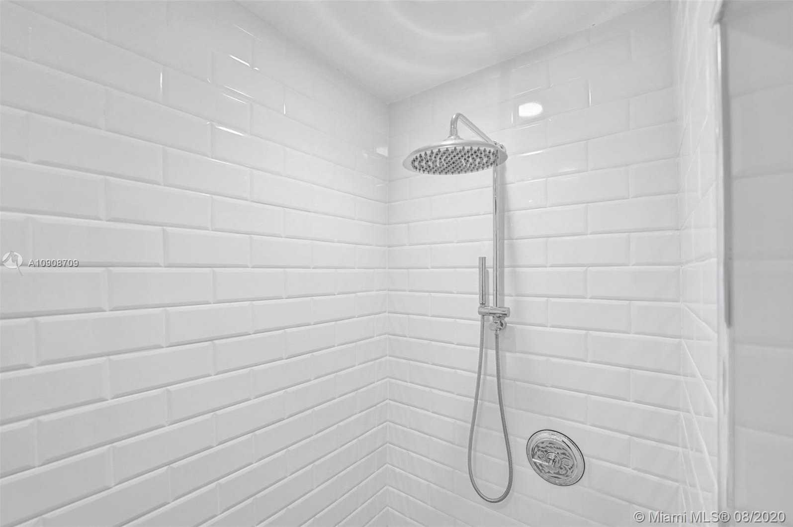 Small Image of 12907 BANYAN RD, North Miami Number 20