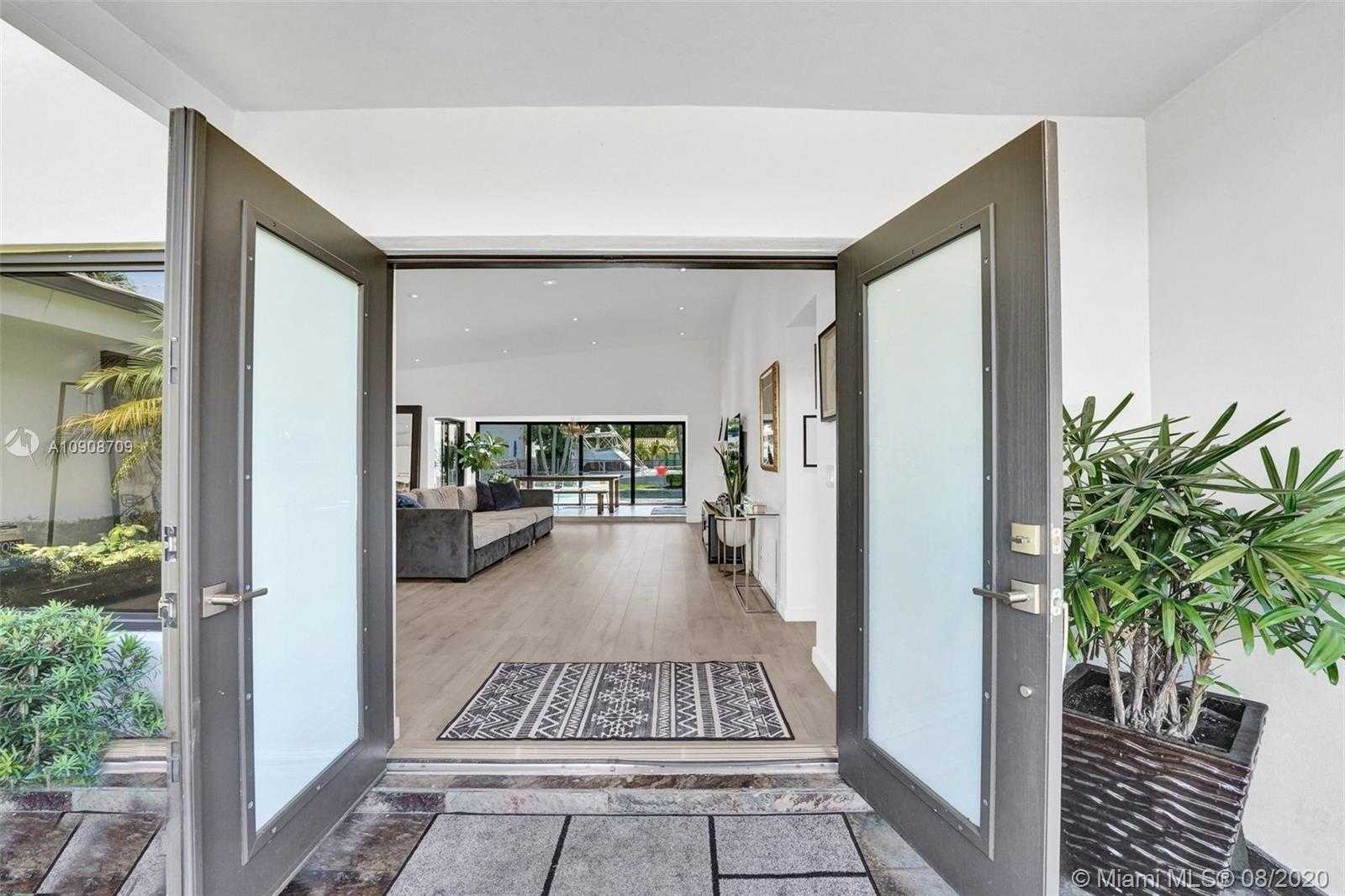 Small Image of 12907 BANYAN RD, North Miami Number 3