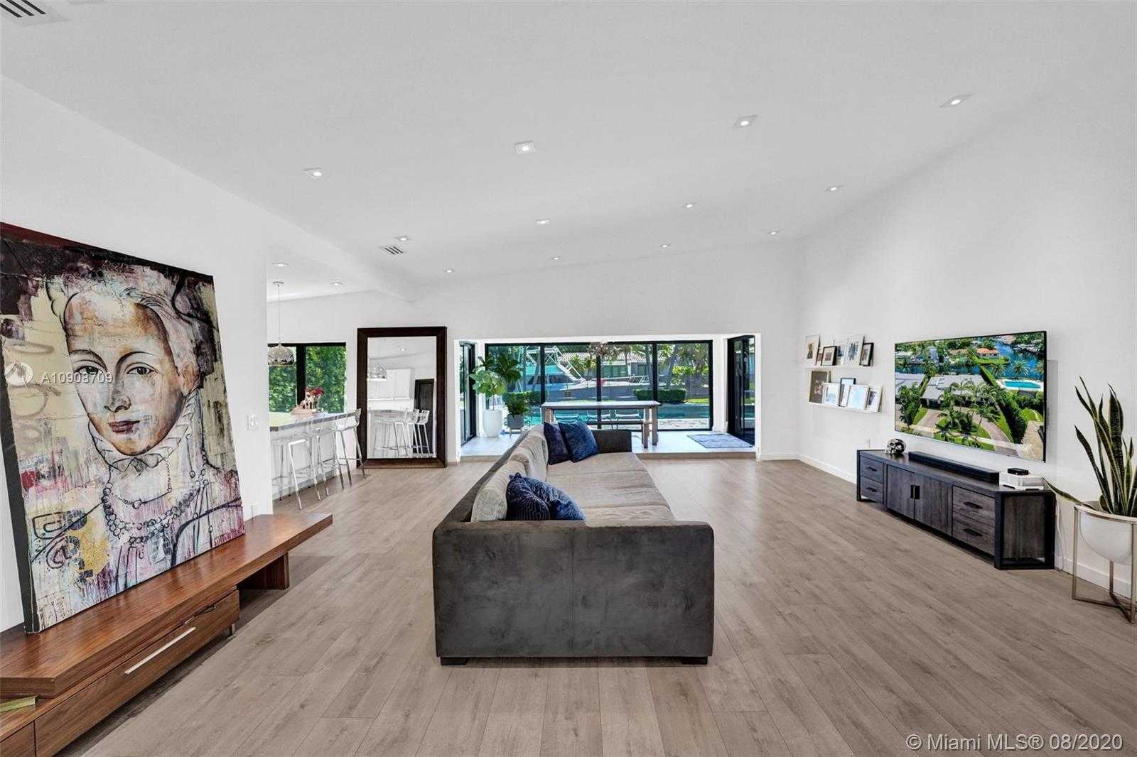 Small Image of 12907 BANYAN RD, North Miami Number 4
