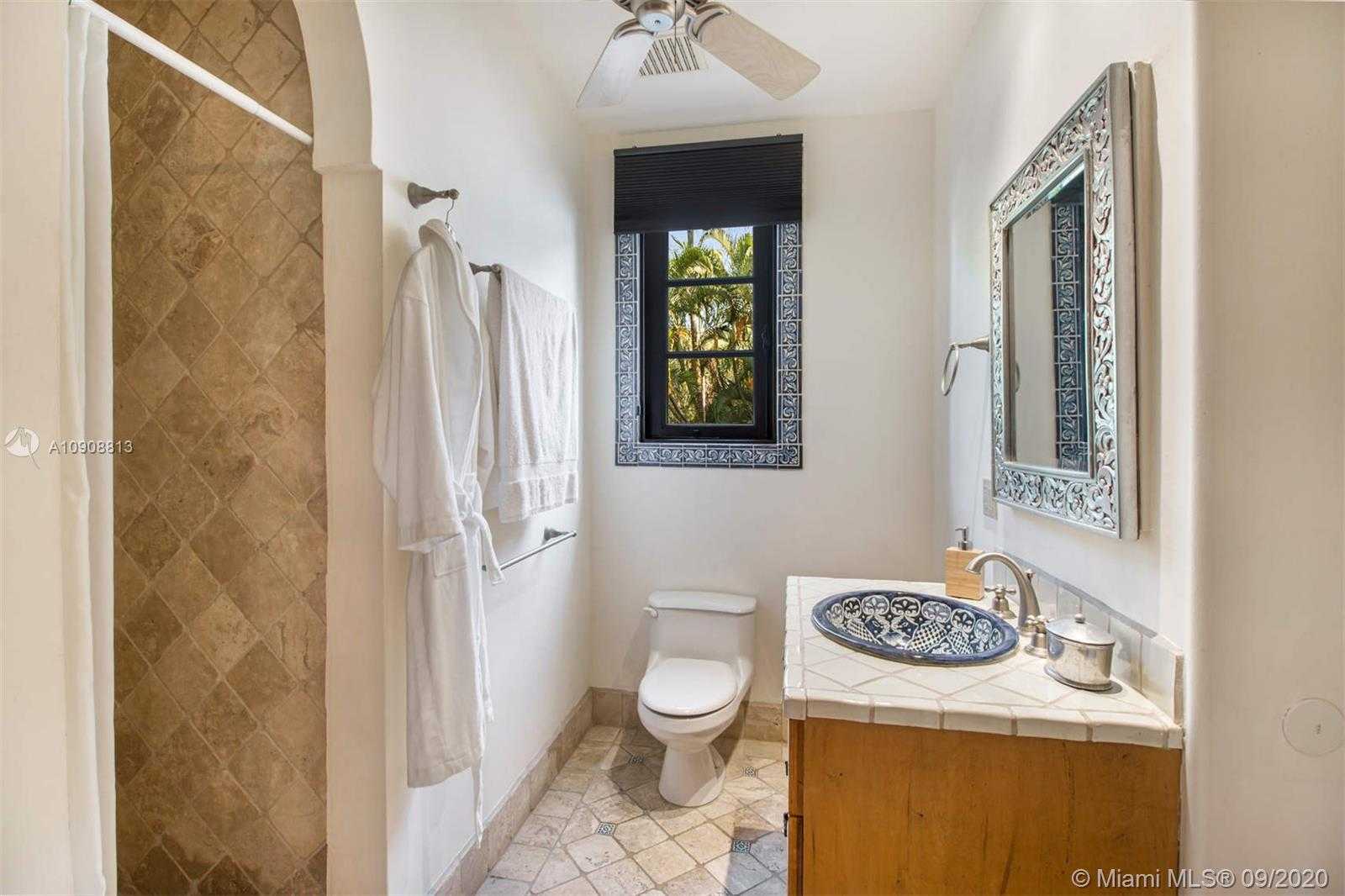 Small Image of 385 RIDGEWOOD RD, Key Biscayne Number 14