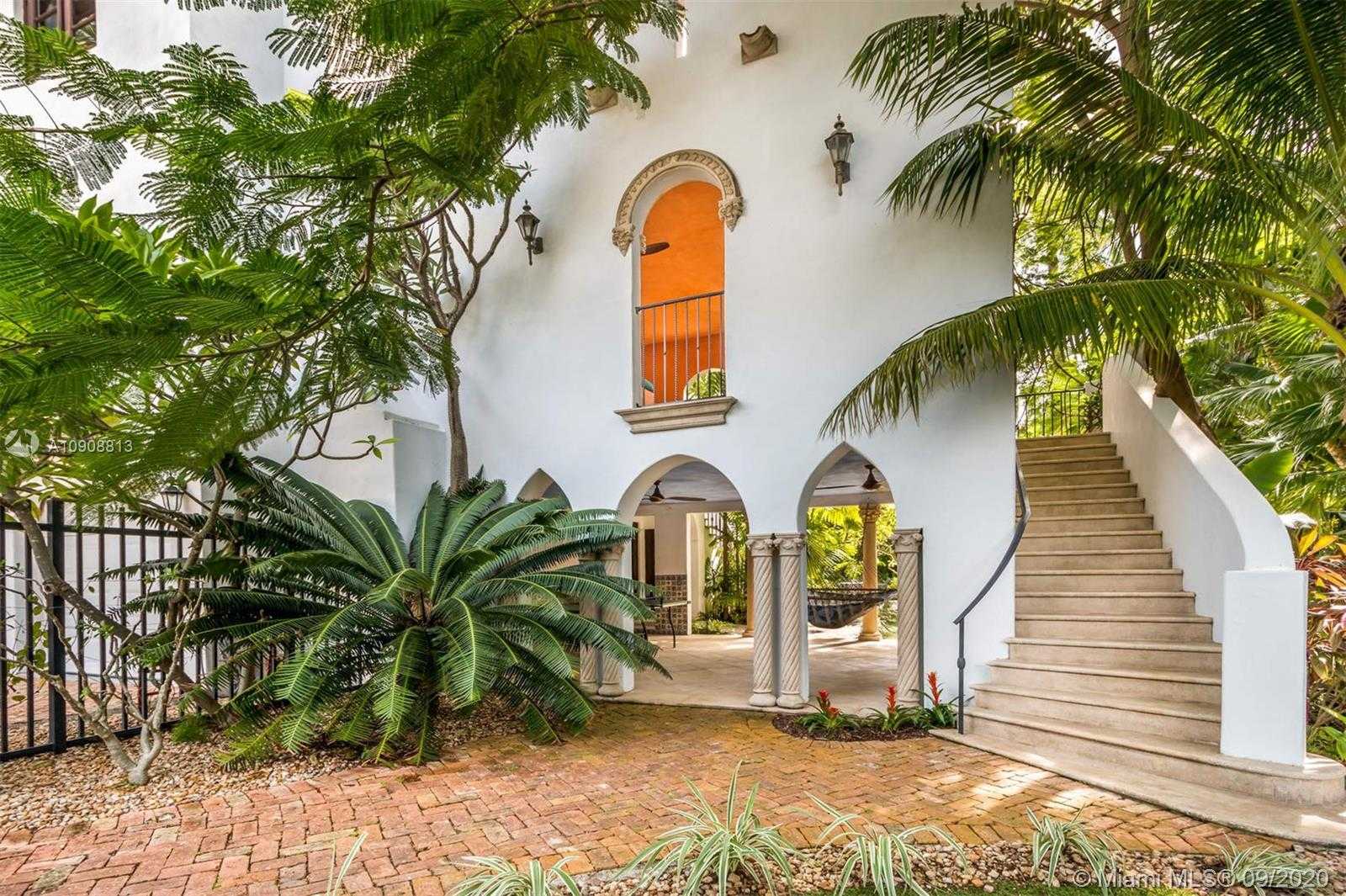 Small Image of 385 RIDGEWOOD RD, Key Biscayne Number 2