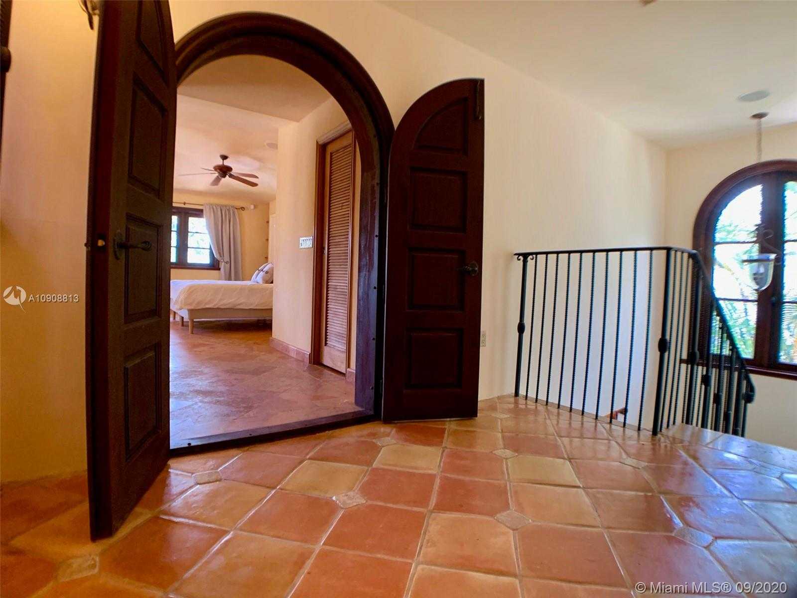 Small Image of 385 RIDGEWOOD RD, Key Biscayne Number 22