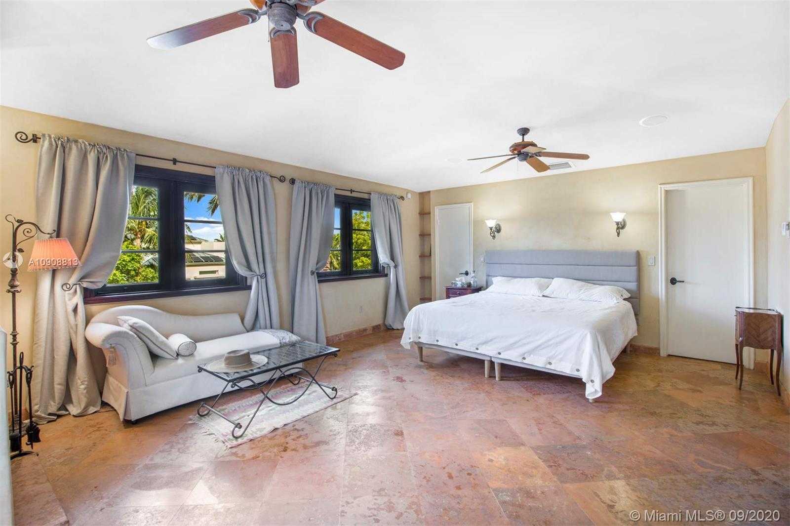 Small Image of 385 RIDGEWOOD RD, Key Biscayne Number 23