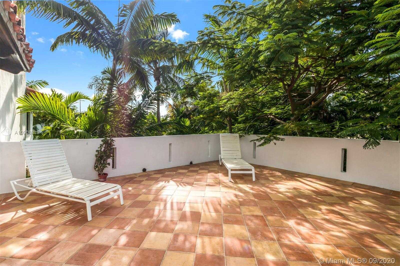 Small Image of 385 RIDGEWOOD RD, Key Biscayne Number 24