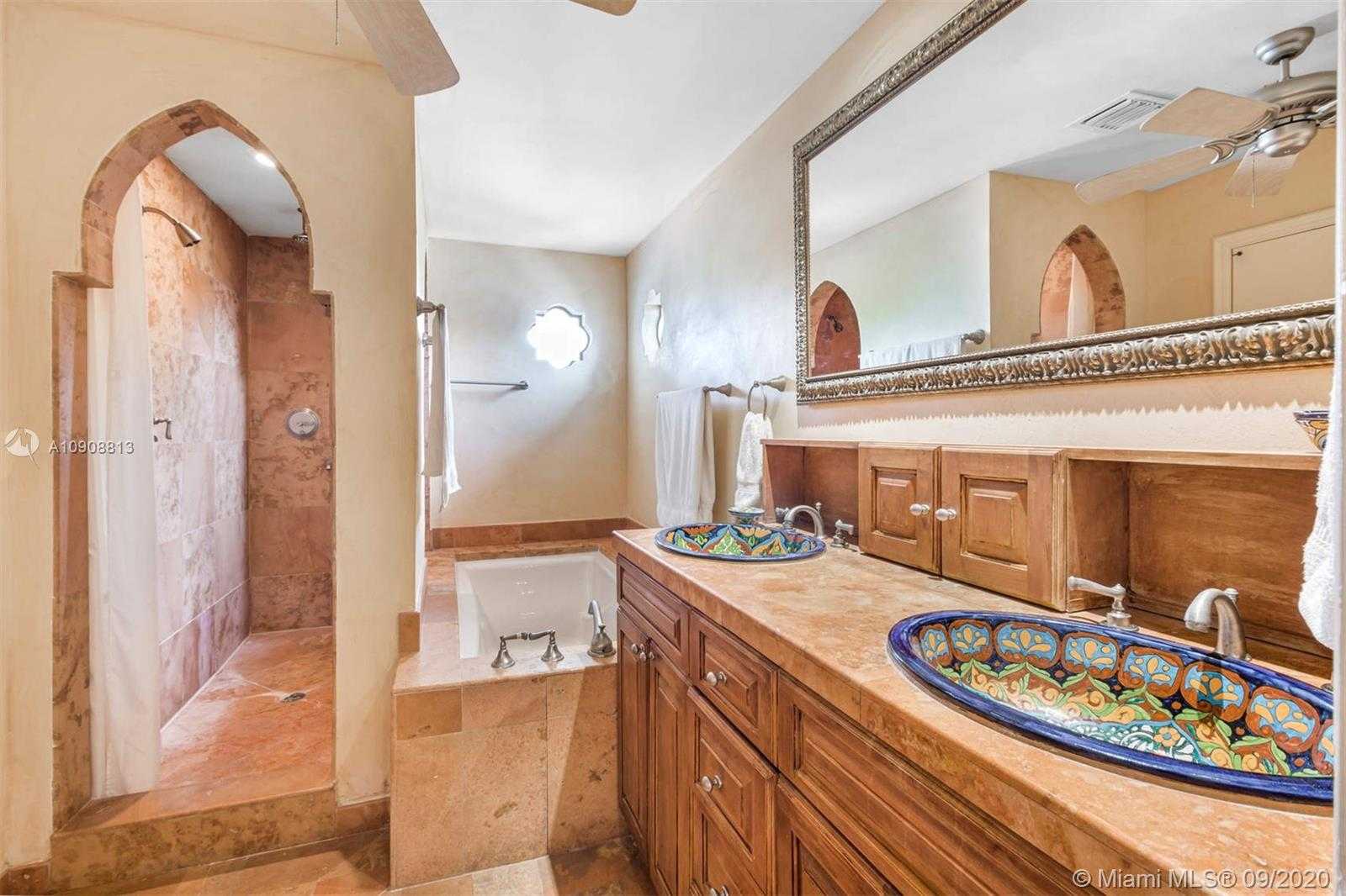 Small Image of 385 RIDGEWOOD RD, Key Biscayne Number 30