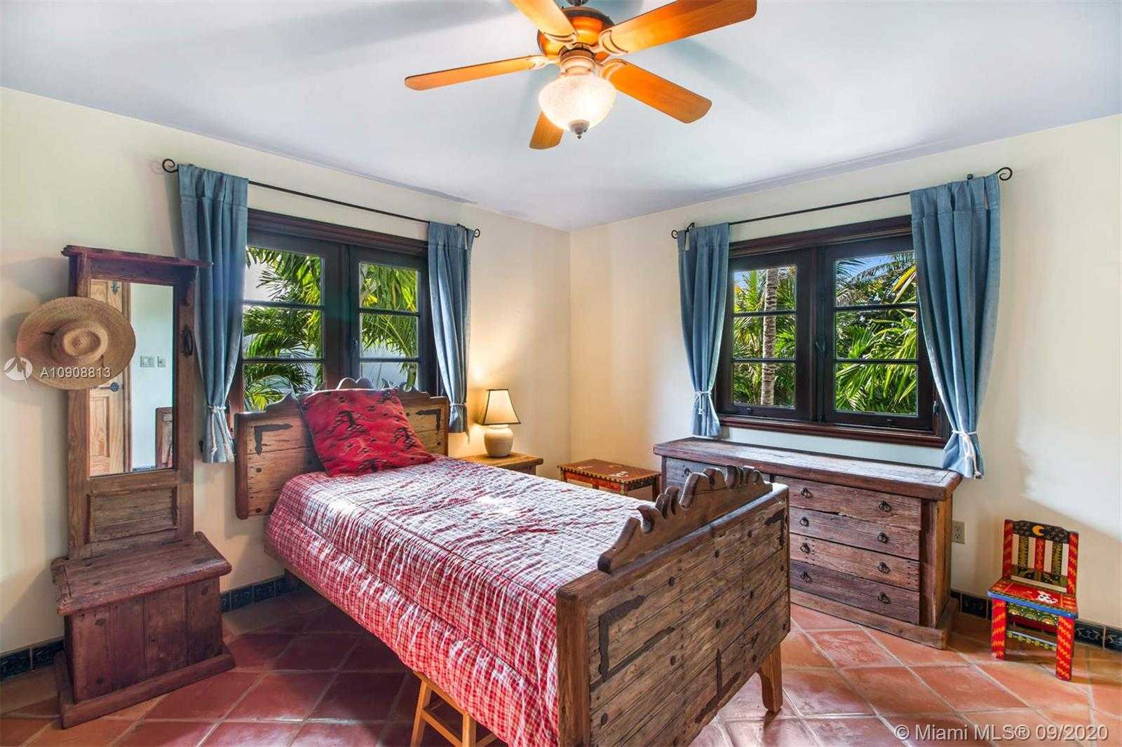 Small Image of 385 RIDGEWOOD RD, Key Biscayne Number 31