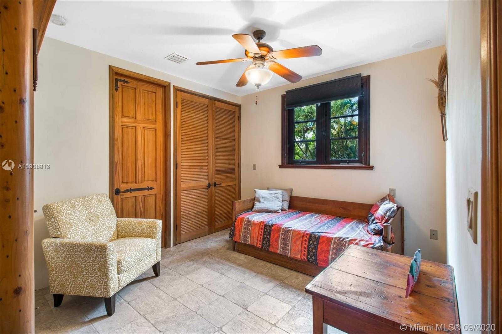 Small Image of 385 RIDGEWOOD RD, Key Biscayne Number 39